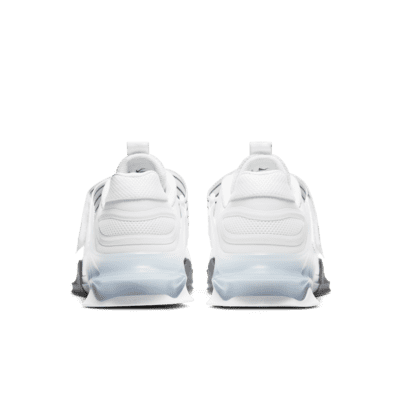 Nike Savaleos